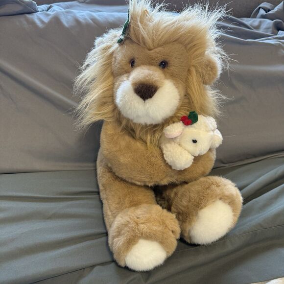 Vintage 1994 The Lion and the Lamb Commonwealth Christmas Plush Pair - Picture 1 of 13